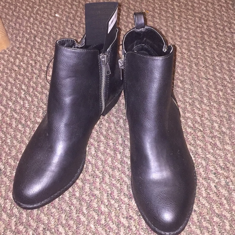 BRAND NEW Black Ankle Boots
